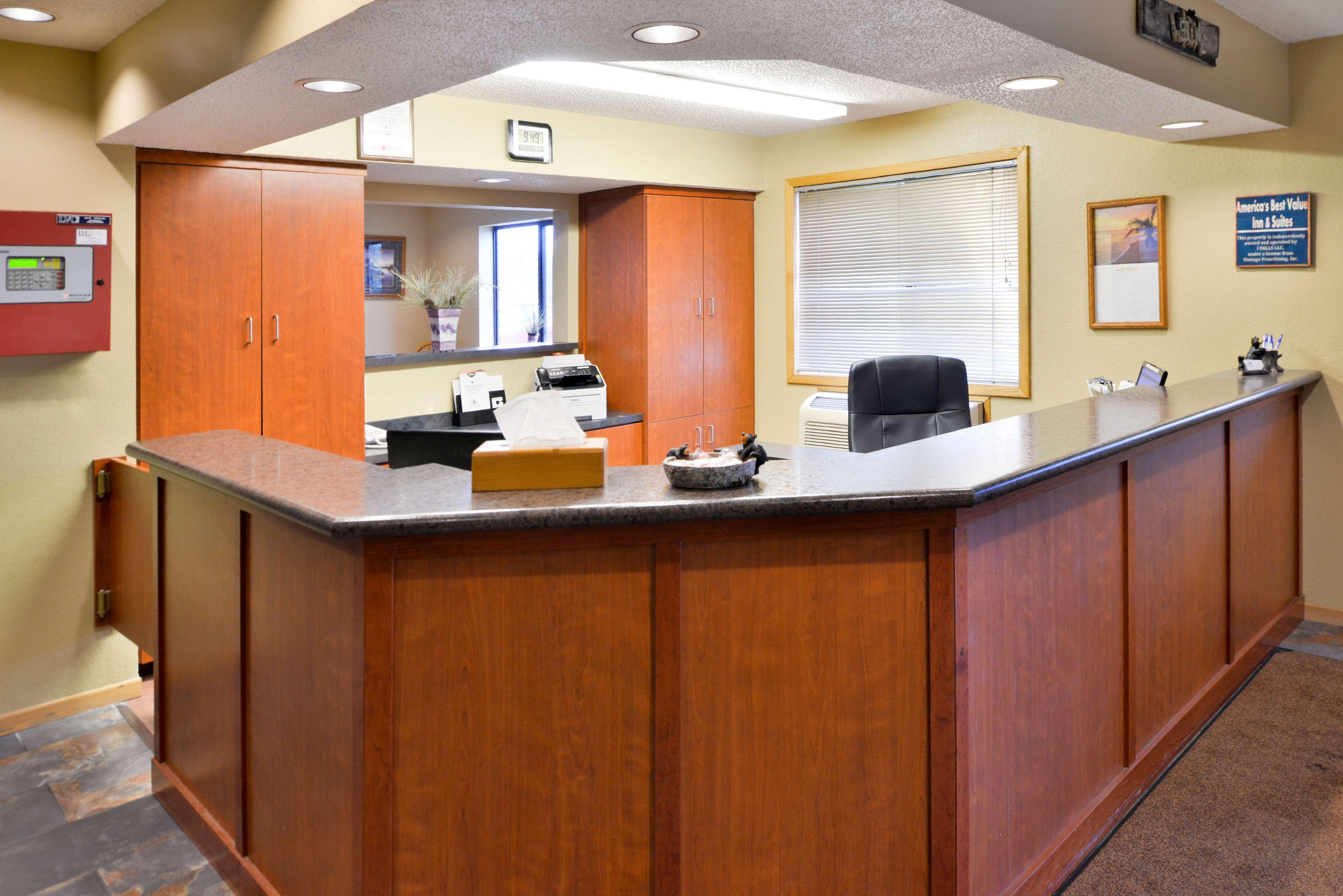 America'S Best Value Inn & Suites International Falls Bagian luar foto