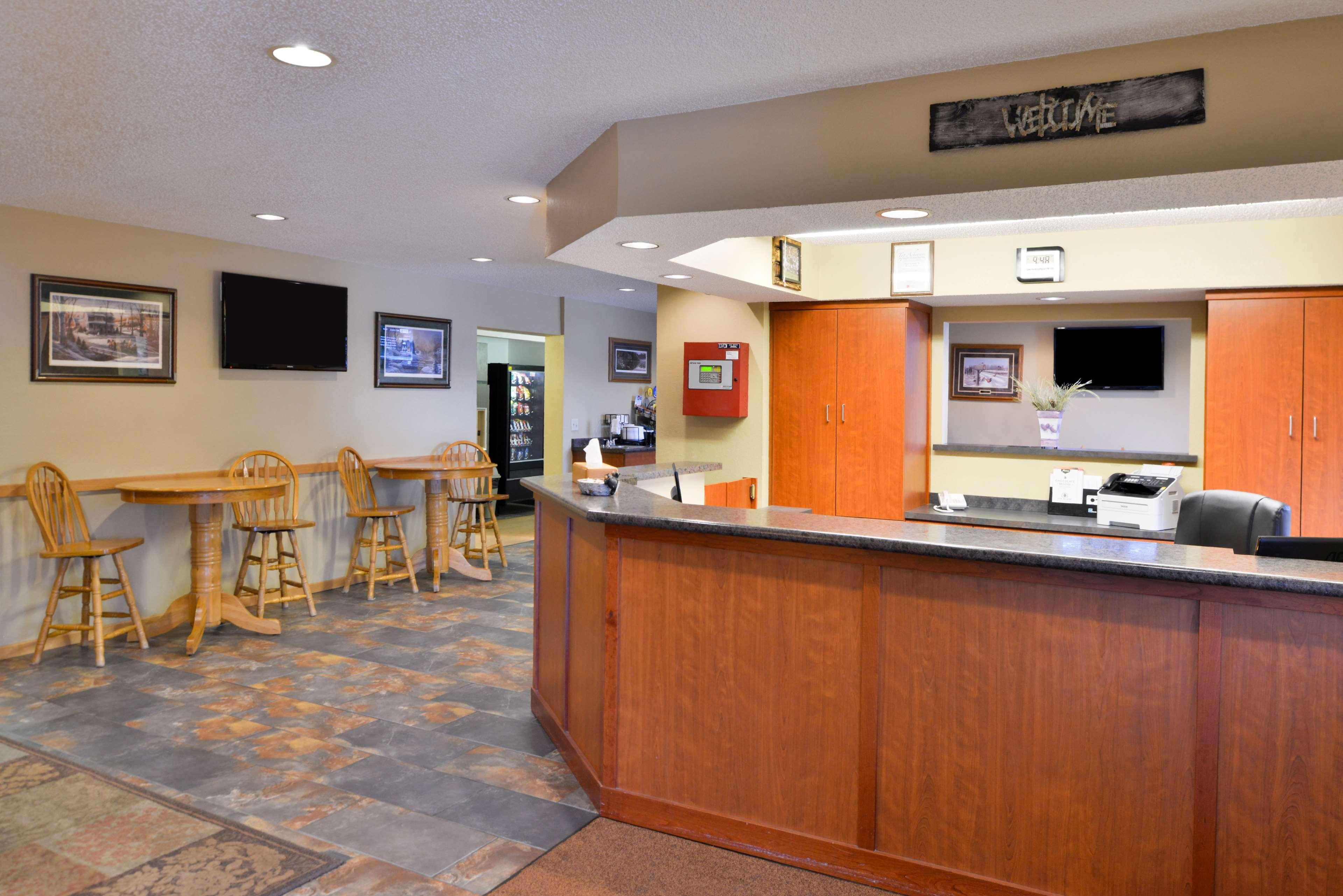 America'S Best Value Inn & Suites International Falls Bagian luar foto