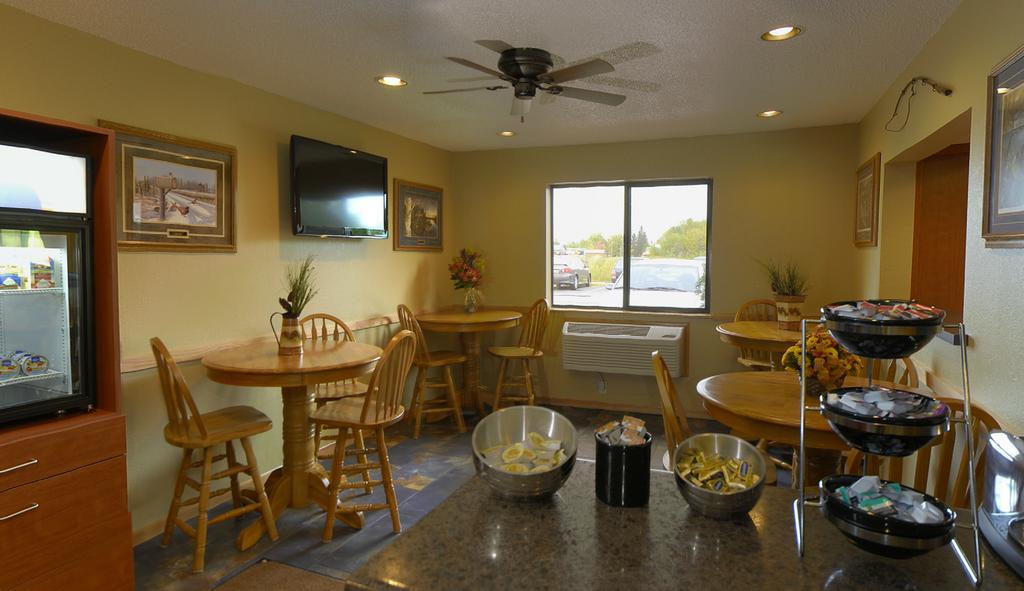 America'S Best Value Inn & Suites International Falls Bagian luar foto